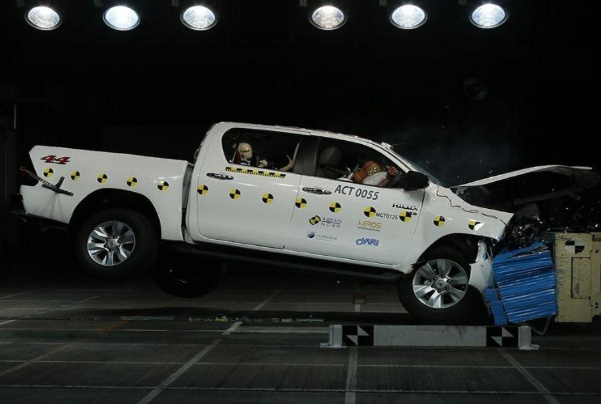 Проверили безопасность дизельного Toyota Hilux