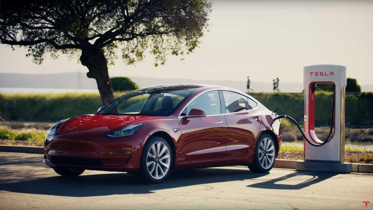 Владелец Tesla показал стоимость зарядки своего электромобиля 