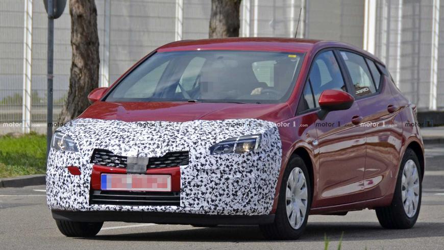 В сеть «слили» фотографии обновленного Opel Astra 