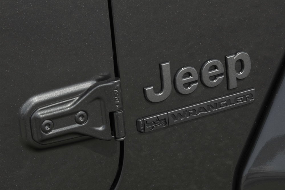 Jeep выпустит юбилейные вариации внедорожников
