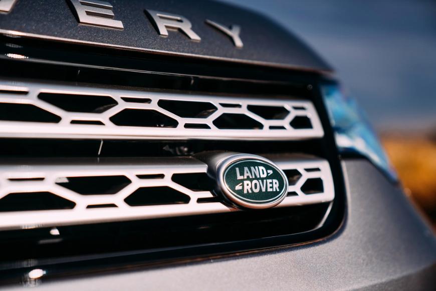 Кроссоверы Range Rover Evoque и Land Rover Discovery получат гибридные моторы