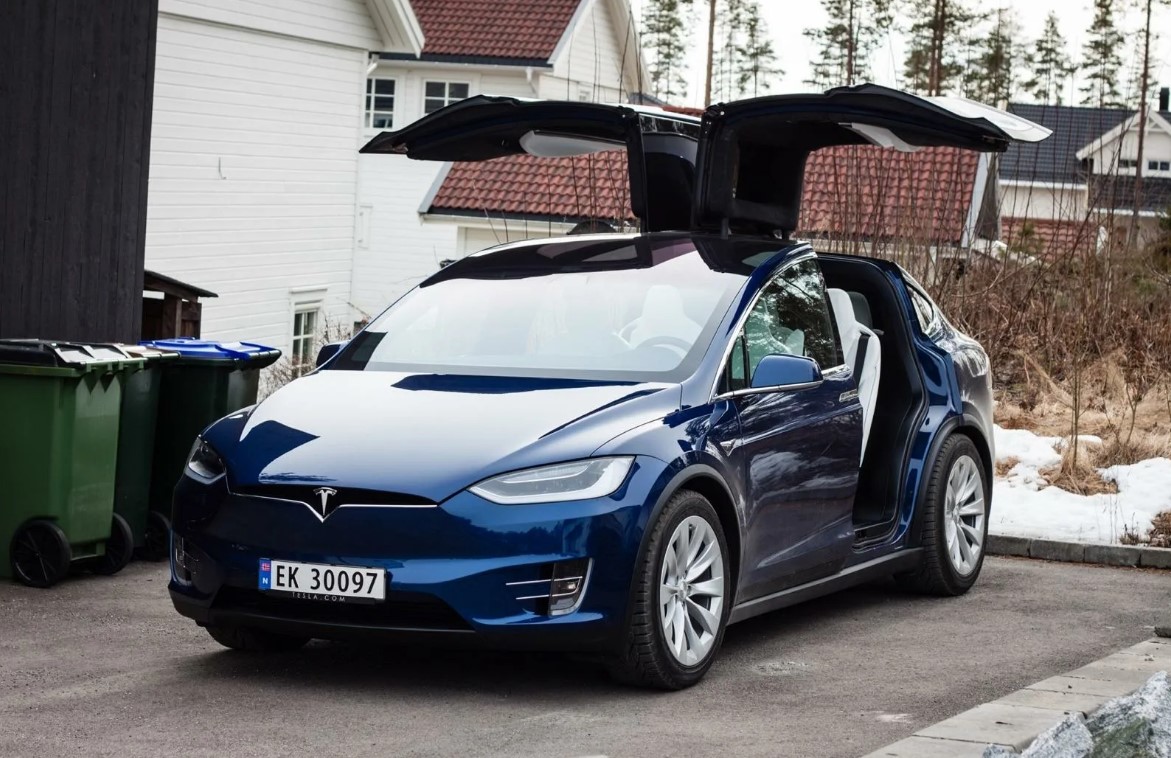 Tesla снизила стоимость электромобиля Model Y очень неприятным образом