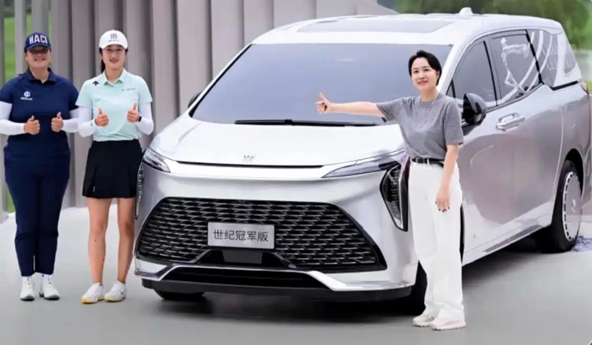 Минивэн Buick Century анонсирован в праздничной гольф-версии 