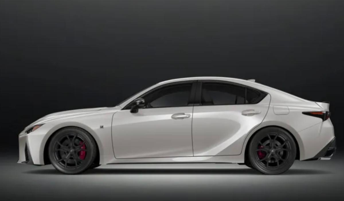 «Заряженный» седан Lexus IS500 вышел в спецверсии, которая может стать прощальной «Заряженный» седан Lexus IS500 вышел в спецверсии, которая может стать прощальной