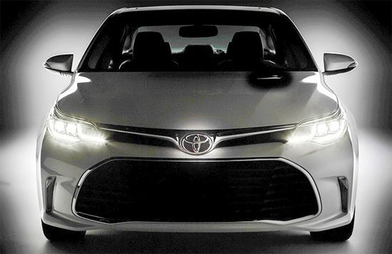 Toyota представила тизер обновлённого седана Avalon