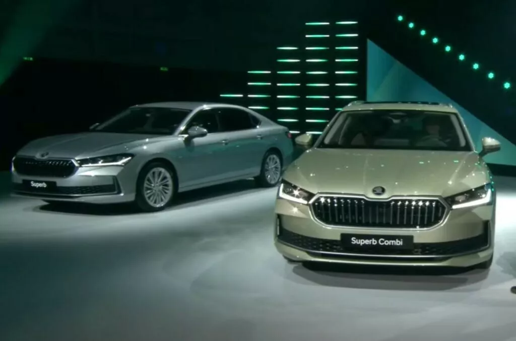 Skoda официально представила Skoda Superb 2024 года в кузовах лифтбек и универсал