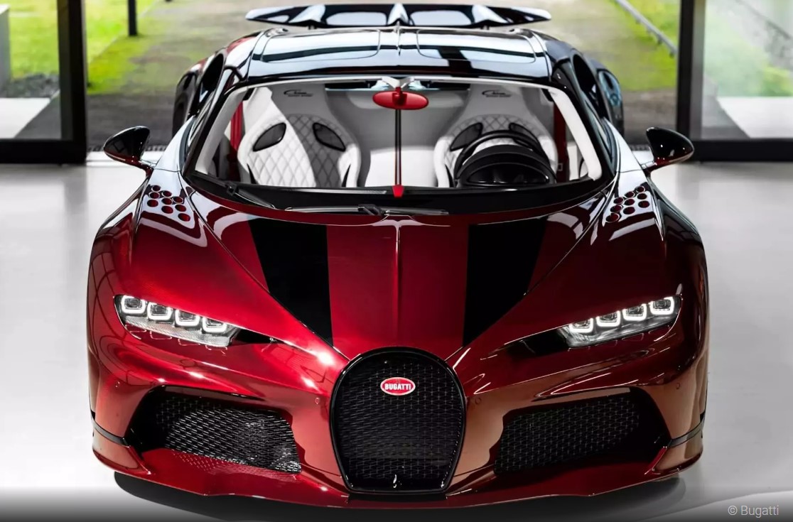 Яркий Bugatti Chiron Super Sport "Красный дракон" стал последним