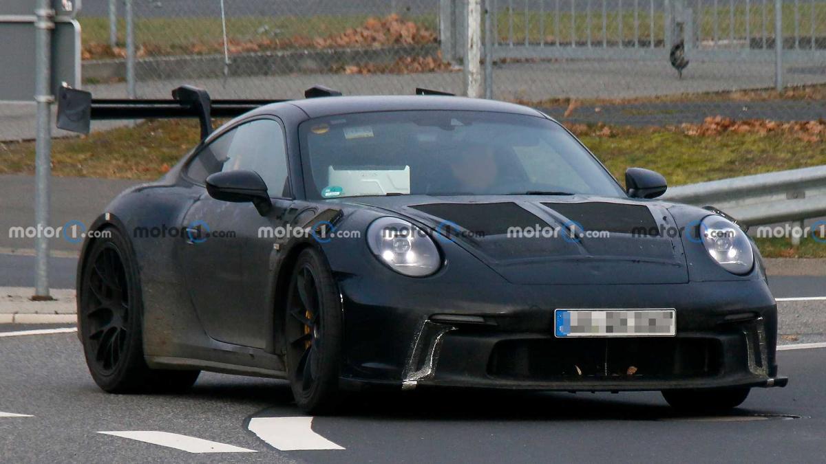 Porsche тестирует мощное купе 911 GT3 RS 