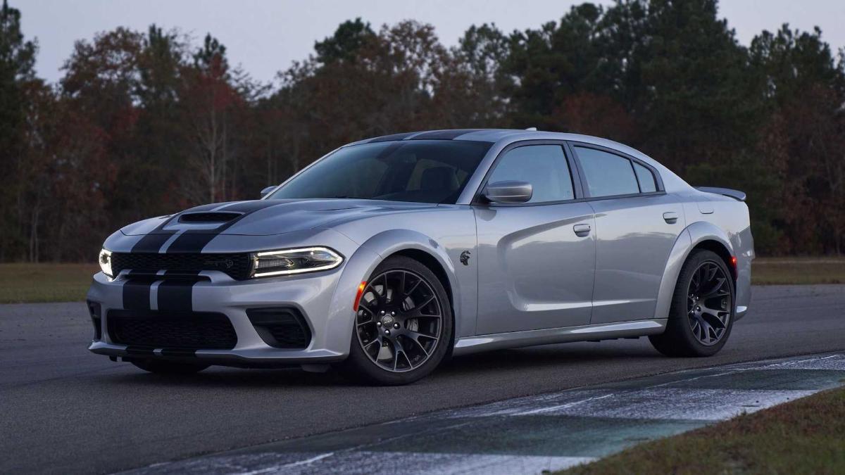 Те, кто купил Dodge Charger/Chrysler 300 могут пострадать из-за неработающих подушек безопасности