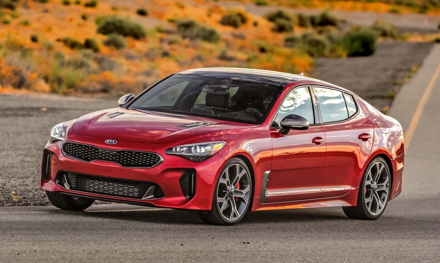 Kia спортивная Stinger