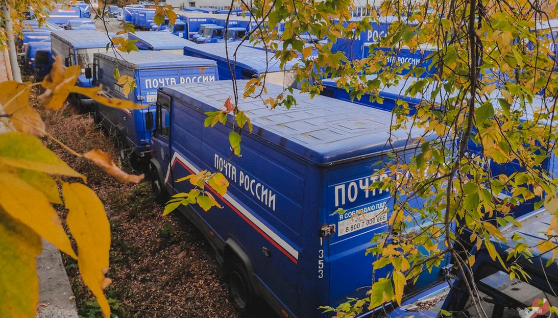 В Москве нашлось «кладбище» грузовиков Mercedes «Почты России» 