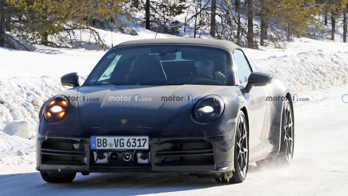 На испытаниях замечен прототип обновленного Porsche 911 Targa 