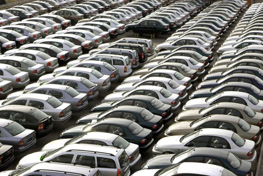Продажи новых автомобилей в России сократились на 5%