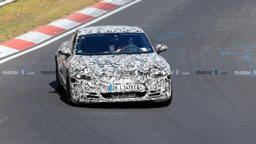 Audi тестирует прототип мощного электрического седана E-Tron GT 2021 