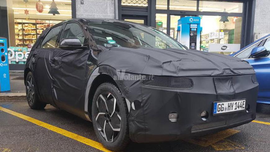 Новый электрокар Hyundai Ioniq 5 попался фотошпионам в Милане