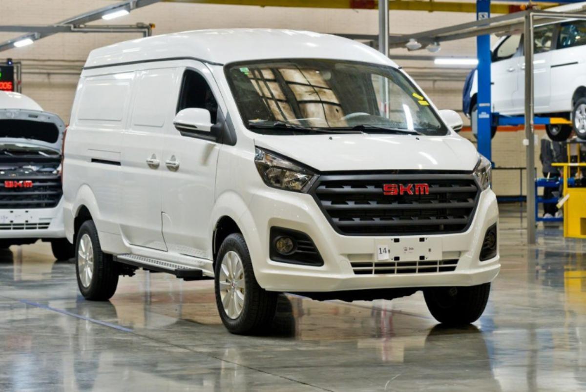 Дан старт «живым» продажам автомобилей SKM M7 от «АвтоВАЗа»