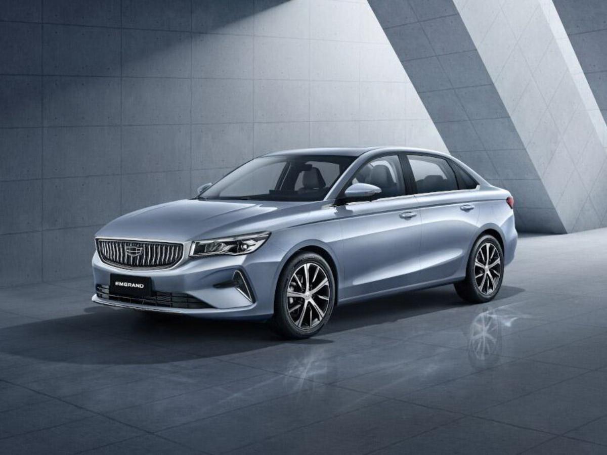 «КА»: какие модели Geely дилеры не завозят в Россию с 2024 года