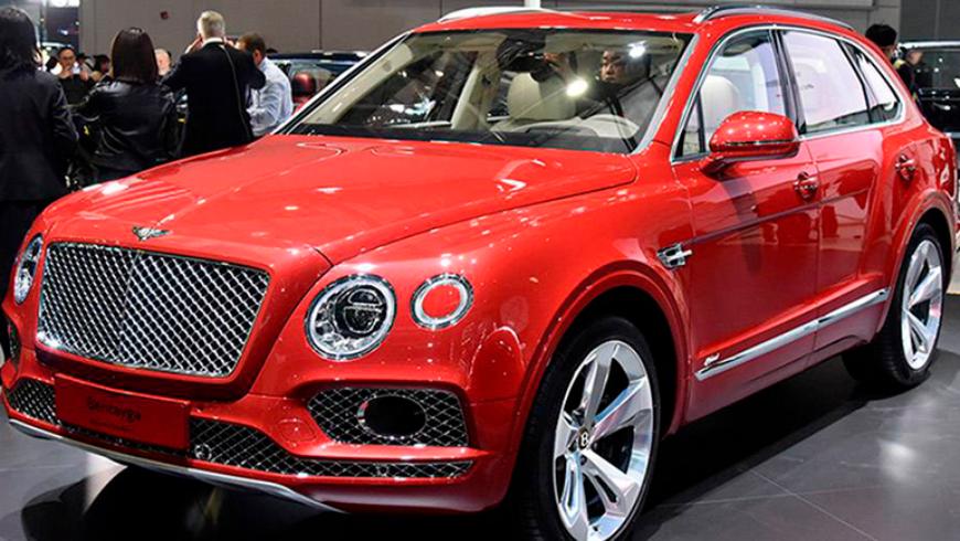 На автосалоне в Шэньчжэне озвучили стоимость гибридного Bentley Bentayga