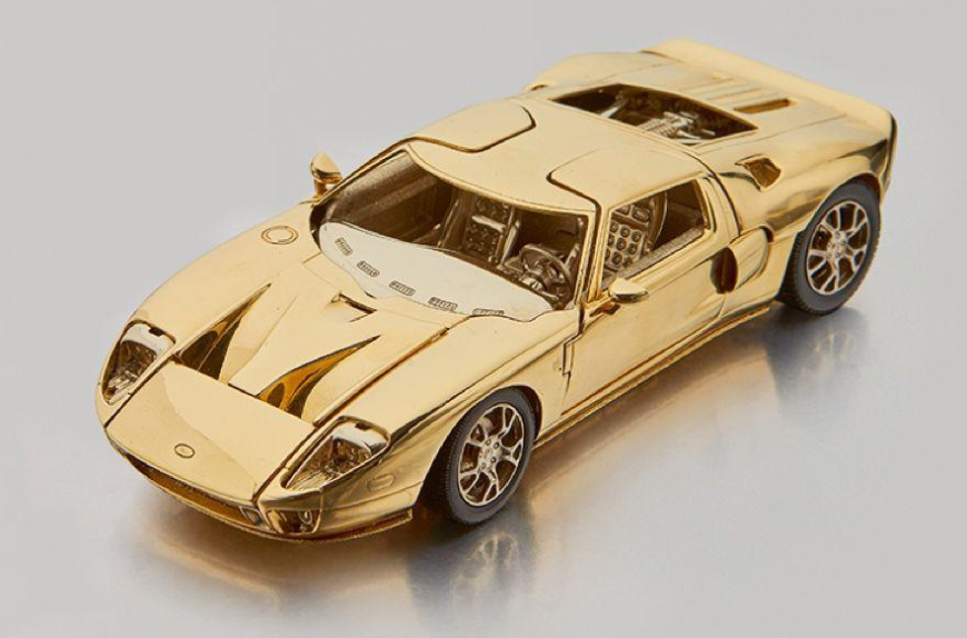 Копию Ford GT из золота выставят на онлайн-торги