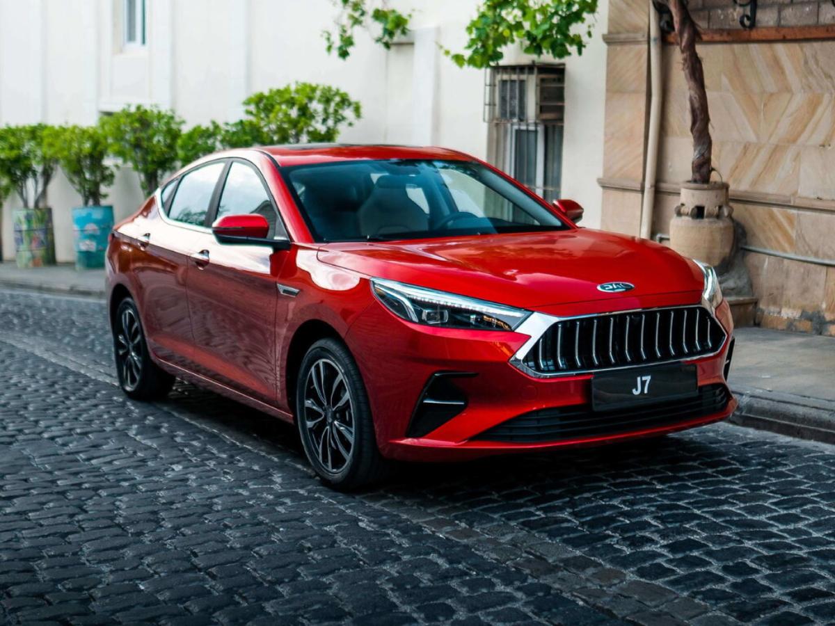 JAC J7 может покинуть авторынок России: офис JAC назвал причину