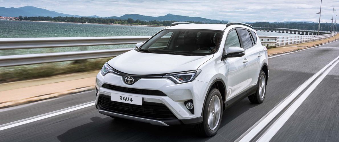 Toyota RAV4 вошел в тройку самых популярных кроссоверов России