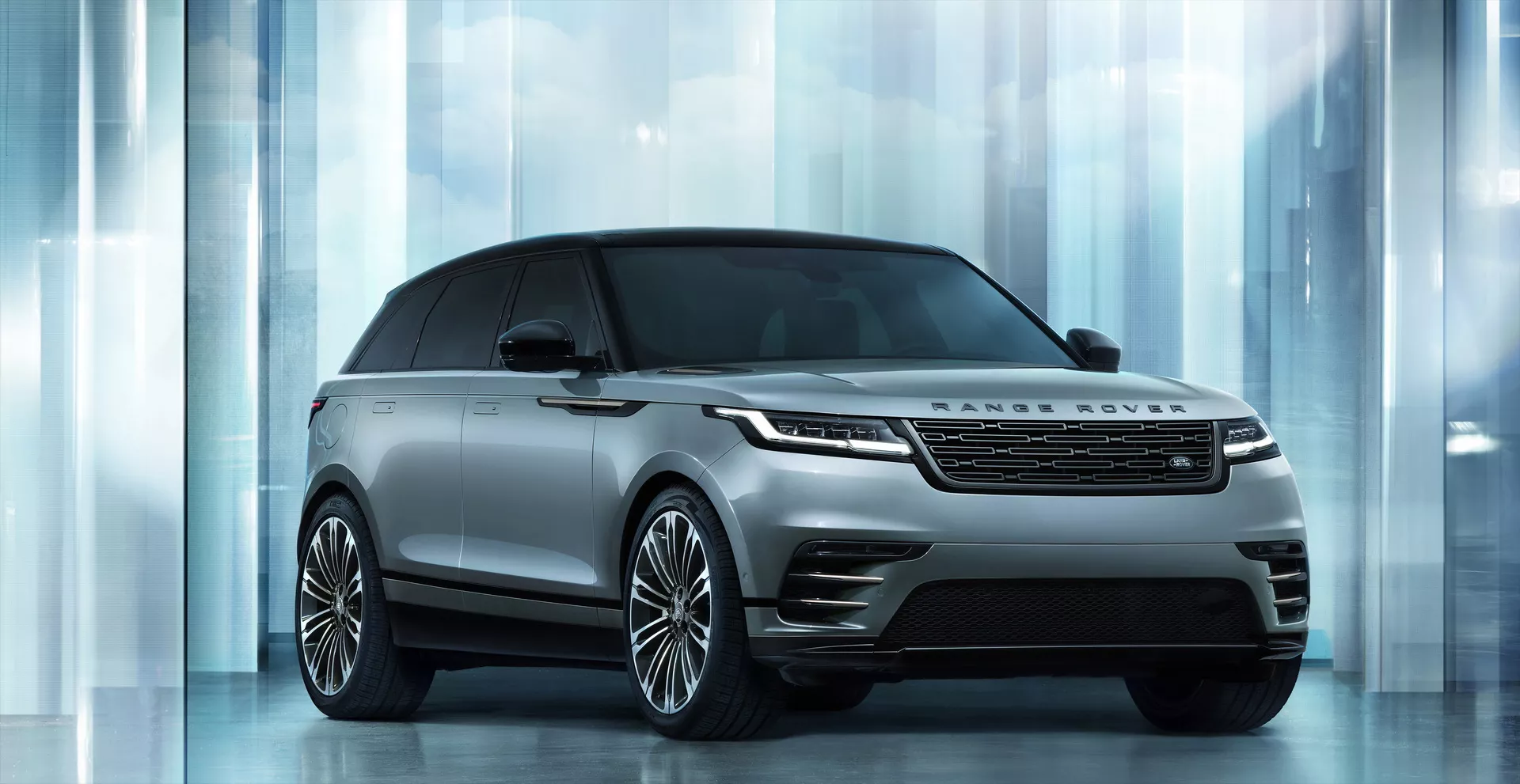 Land Rover представила обновленный кроссовер Land Rover Range Rover Velar