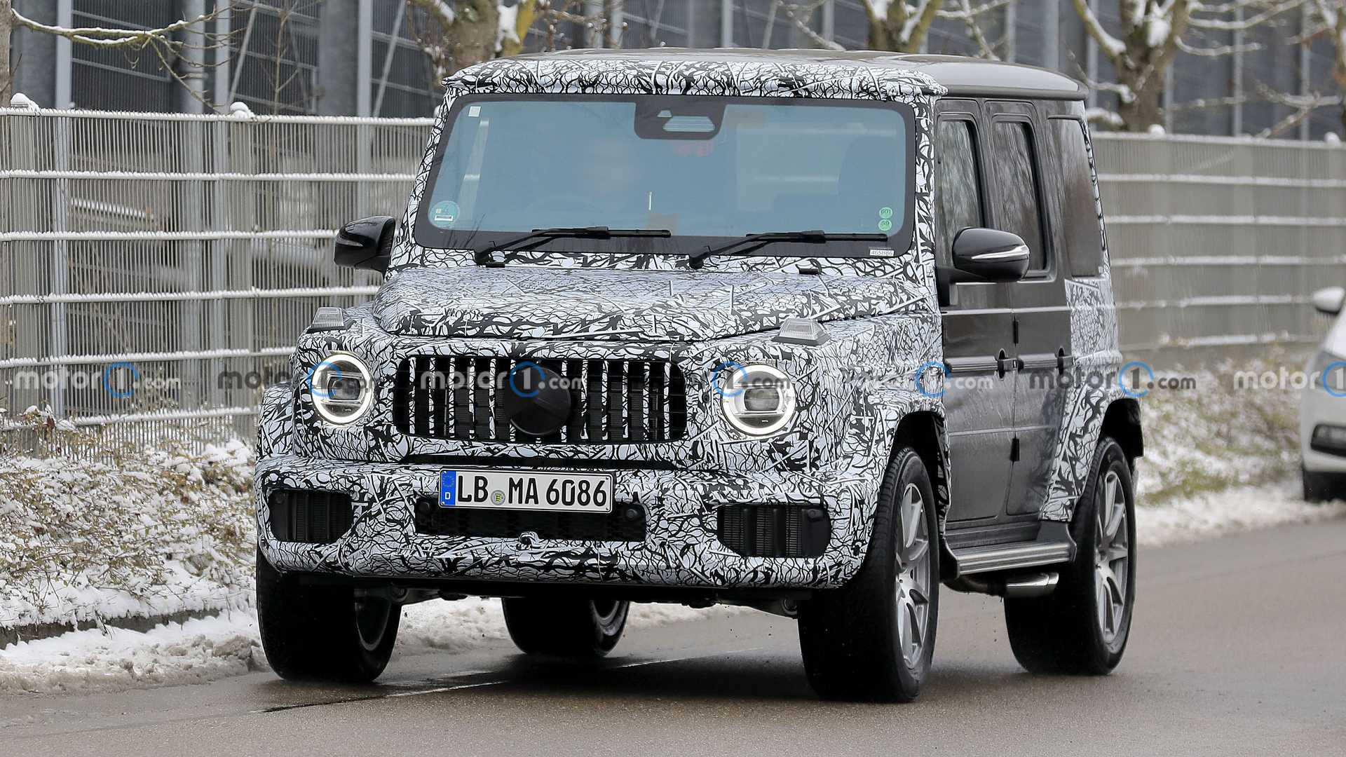 Компания Mercedes-Benz тестирует обновленный внедорожник Mercedes-Benz  G-Class в Германии