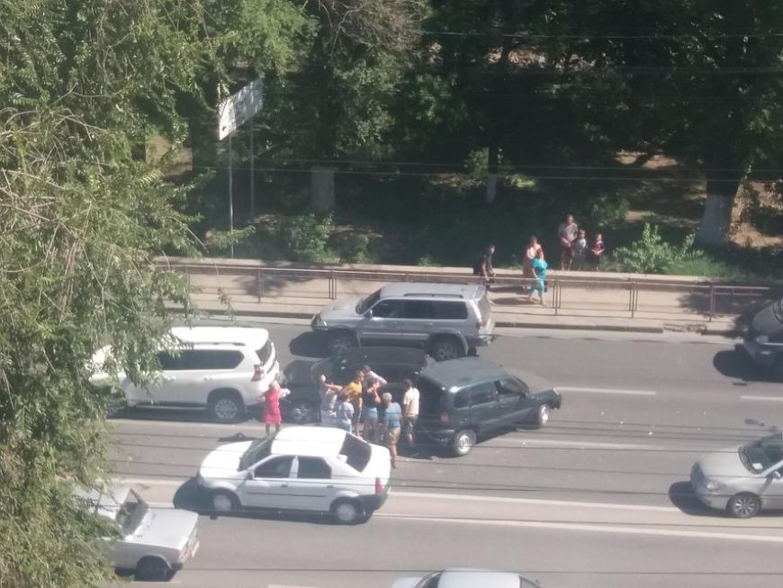 В Волгограде произошло массовое ДТП с участием автобуса