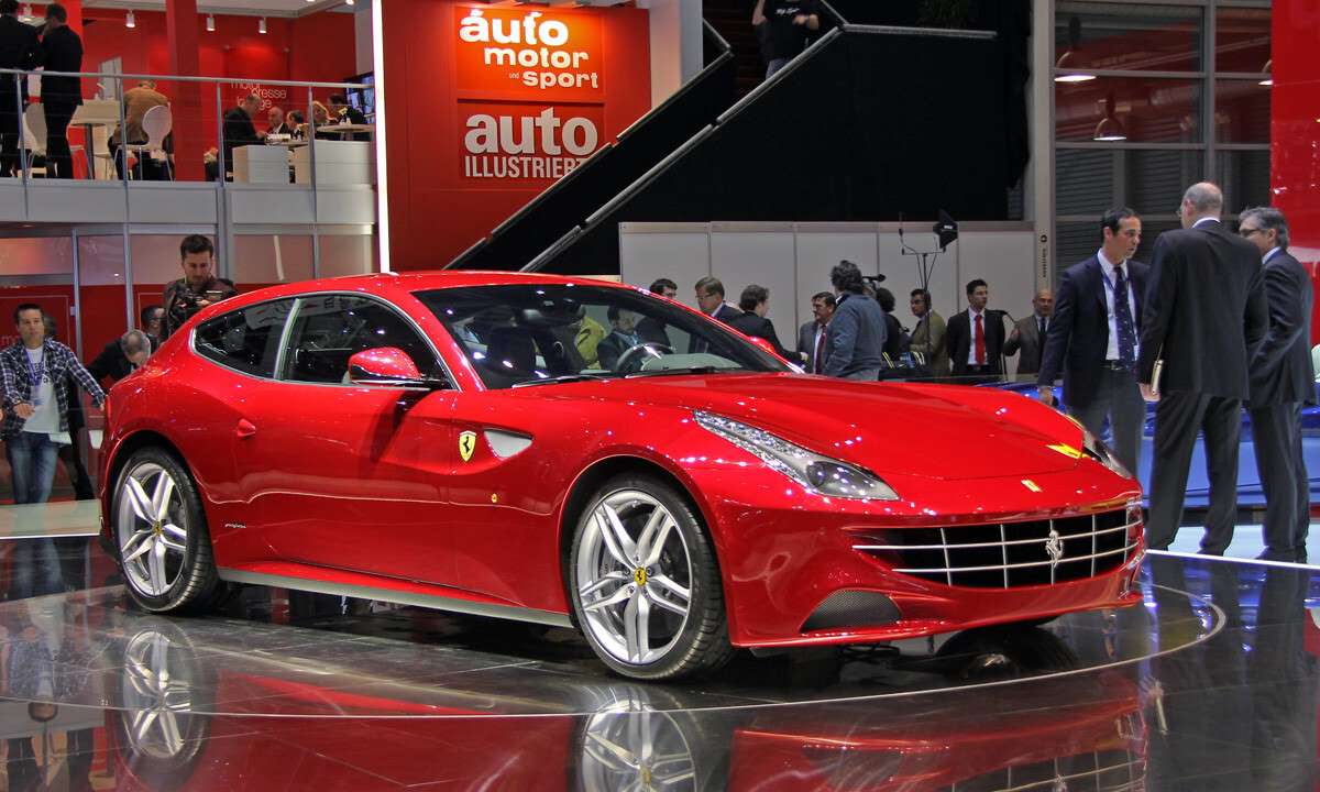 Ferrari FF превратят в обычное купе