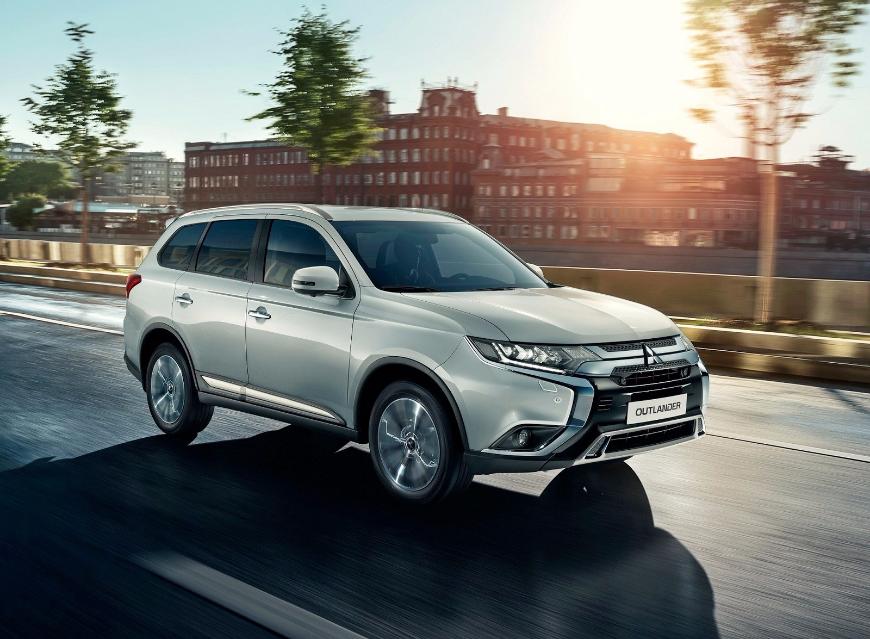 Базовый Mitsubishi Outlander за два года подорожал на 200 тысяч рублей