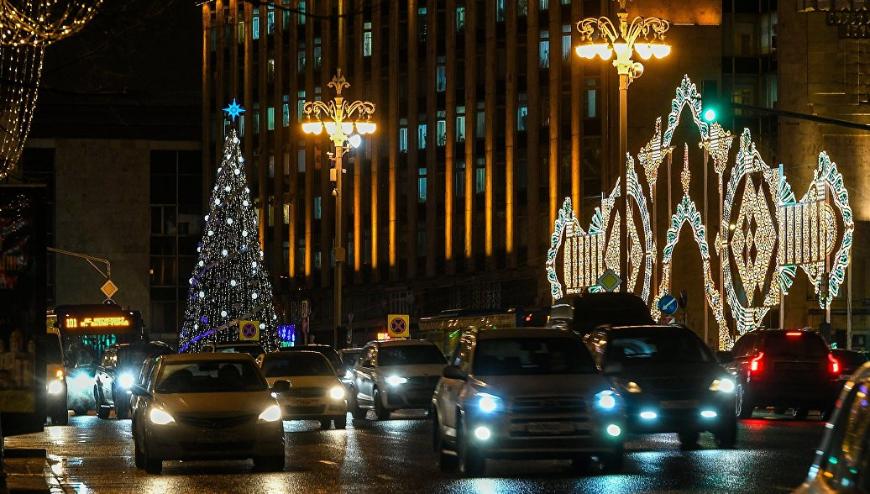 С 17 декабря на дорогах Москвы начинаются предновогодние заторы