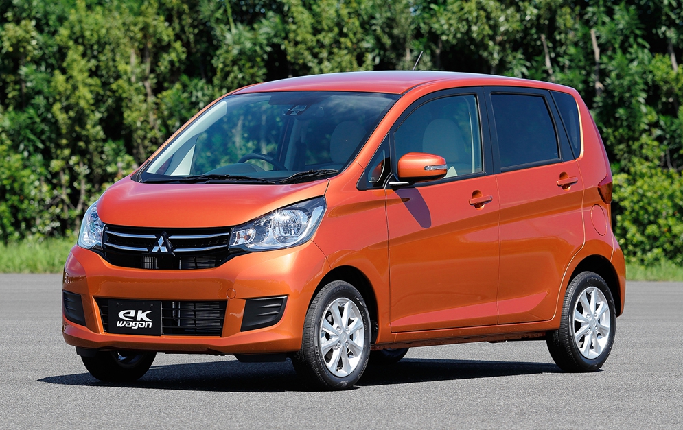 Mitsubishi начал продажи обновленных ситикаров eK Wagon и eK Custom