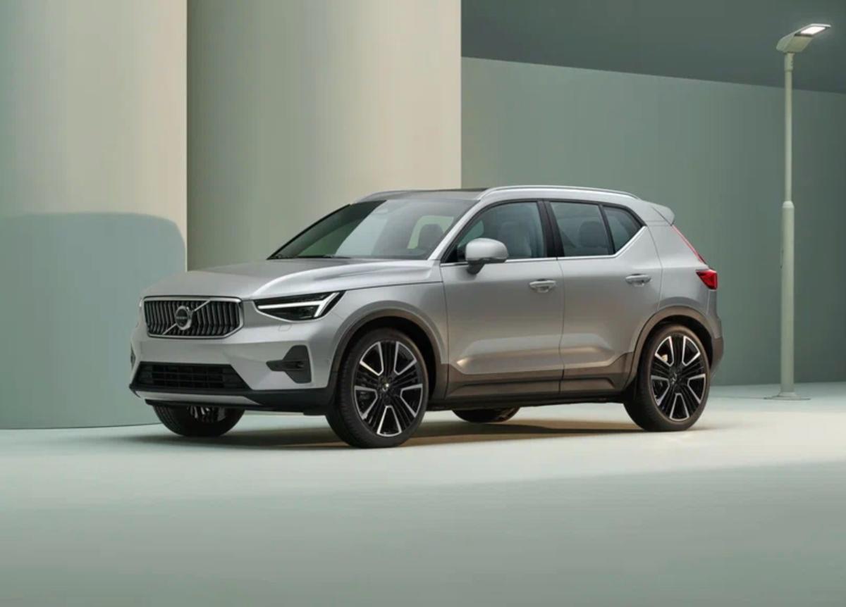 Обновленный Volvo XC40: дорого и без полного привода
