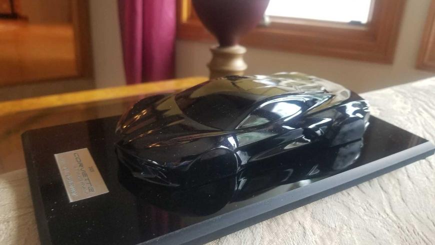 Как вам такая игрушечная копия Chevy C8 Corvette 2020 года?