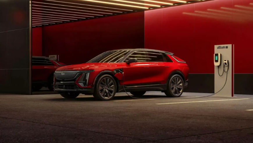 Cadillac Lyriq 2024 получает новые уровни отделки салона и расширенную палитру 