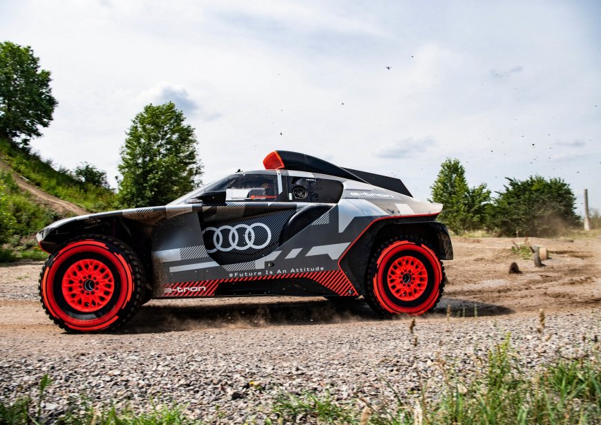 Audi-RS-Q-e-tron-Dakar-33.jpg