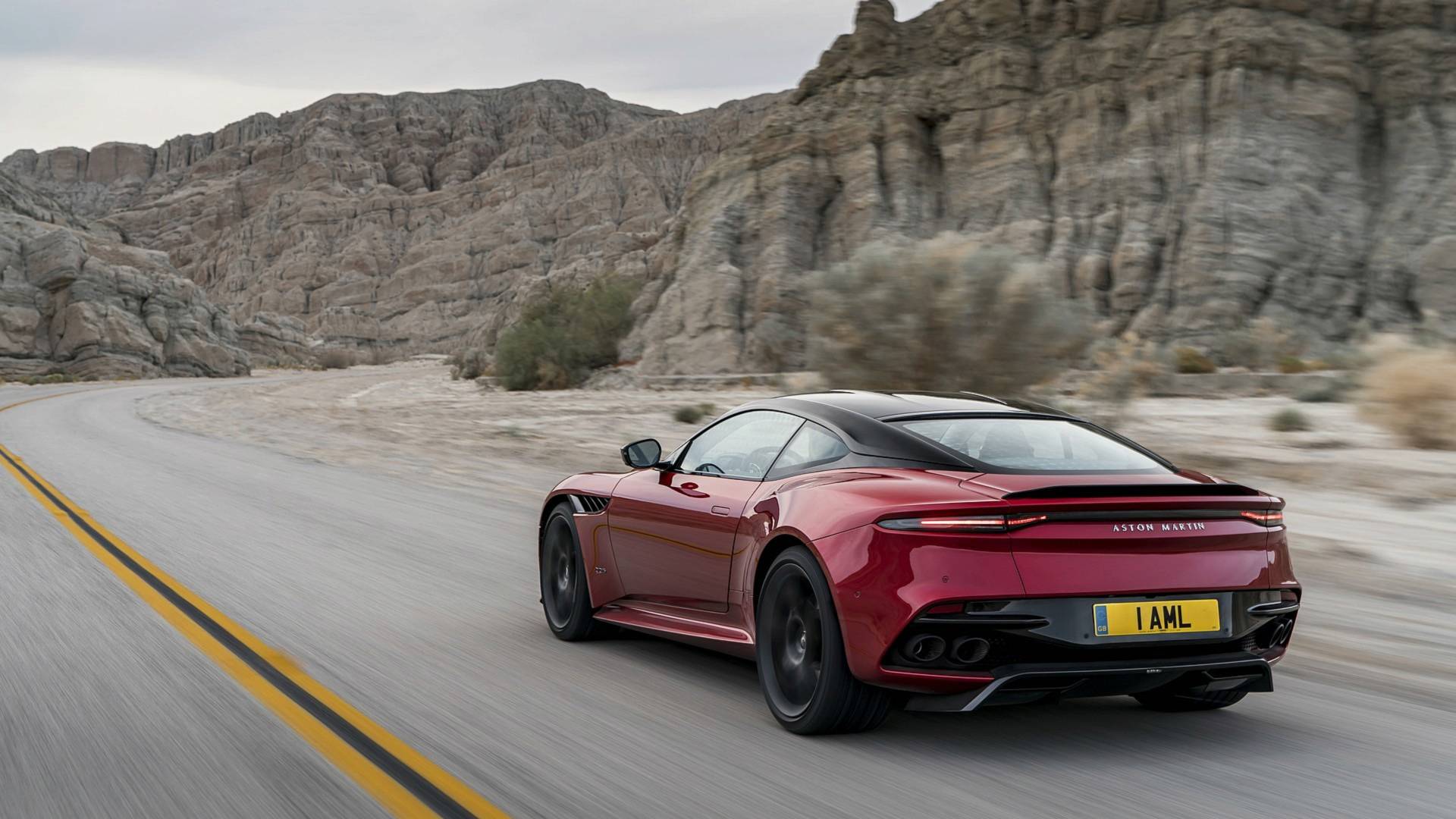 Aston Martin DBS Superleggera разогнался почти до 322 км/ч