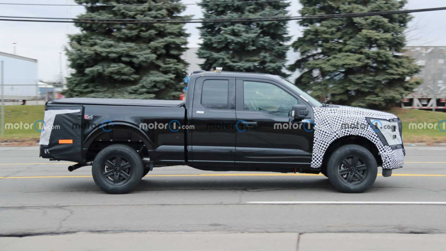 2024-ford-f-150-side-view-facelift-spy-photo.jpg