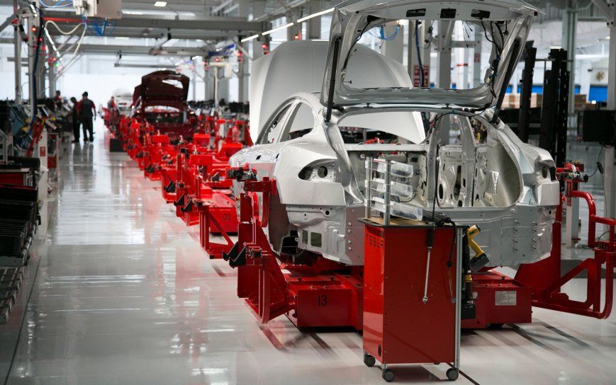 Tesla-Model-S-assembly-line.jpg