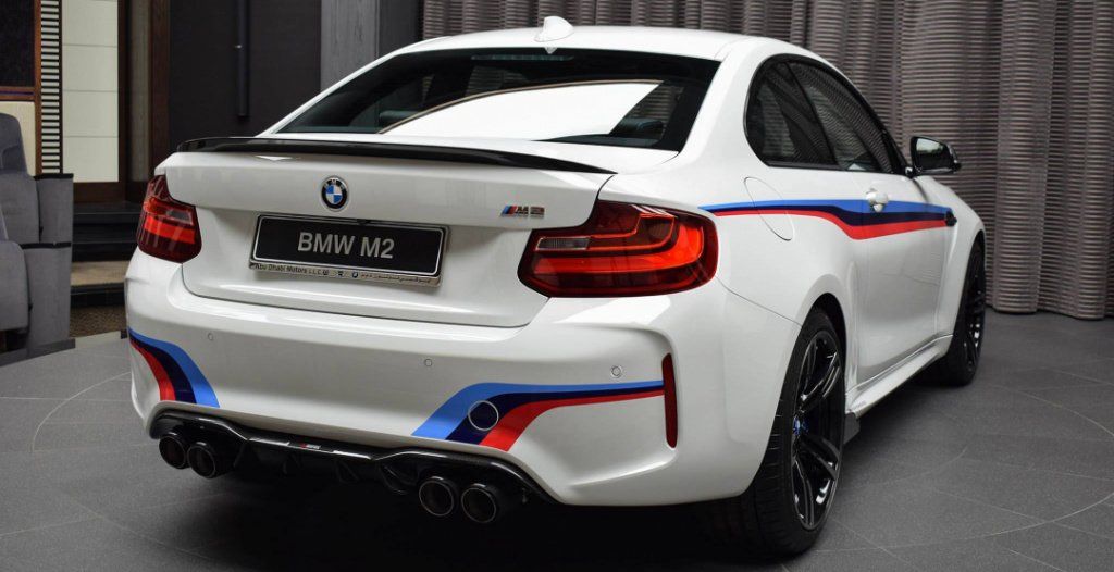 BMW M2 M Performance: вид сзади