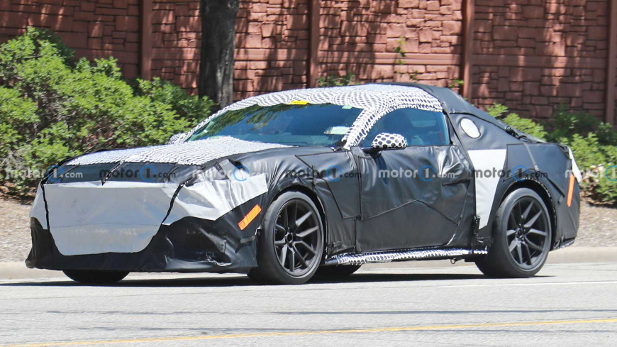 2024-ford-mustang-mach-1-side-view-spy-photo.jpg