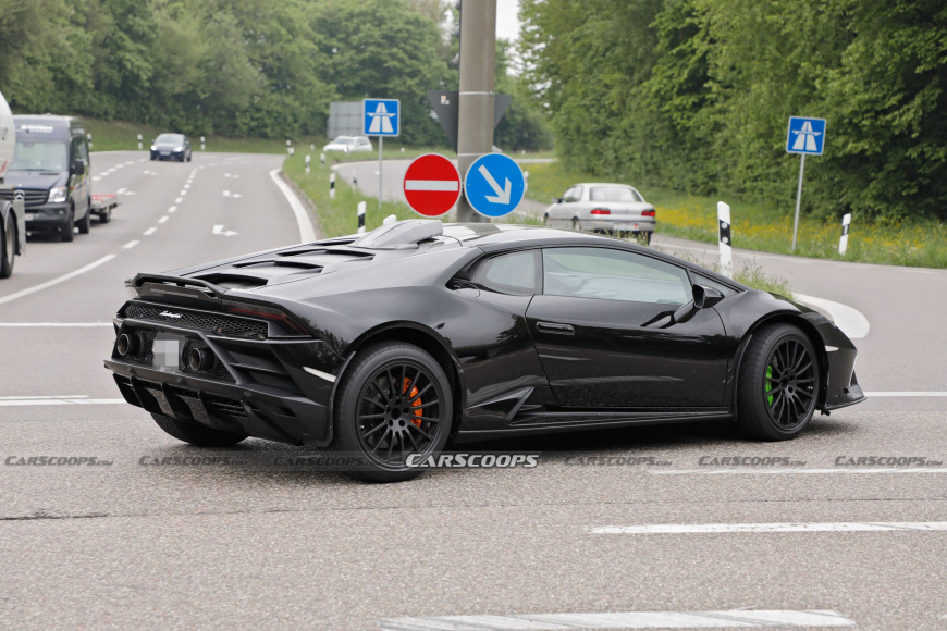 2023-Lamborghini-Huracan-Sterrato-14.jpg