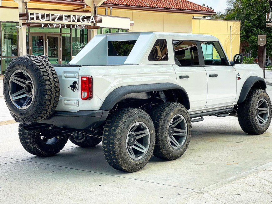 Apocalypse-6x6-Ford-Bronco-00001.jpg