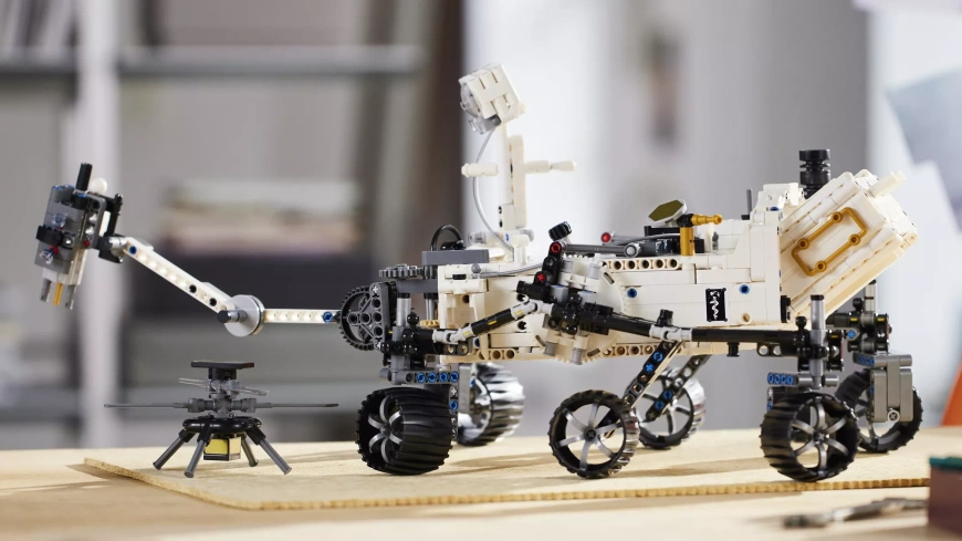 2023-LEGO-NASA-Perseverance-Rover-4.webp