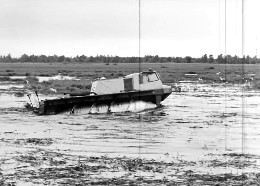 zil-4902-na-vode.jpg zil-4902-na-vode.jpg