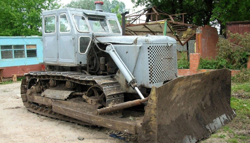 buldozer_t_100.jpg