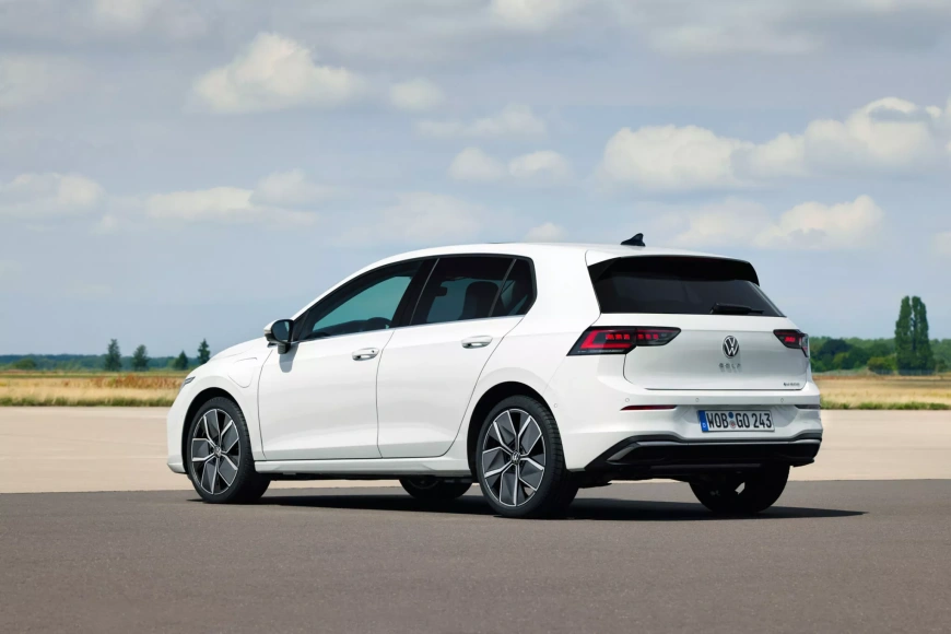 Mk8.5-VW-Golf-hybrid-00001-2048x1366.webp