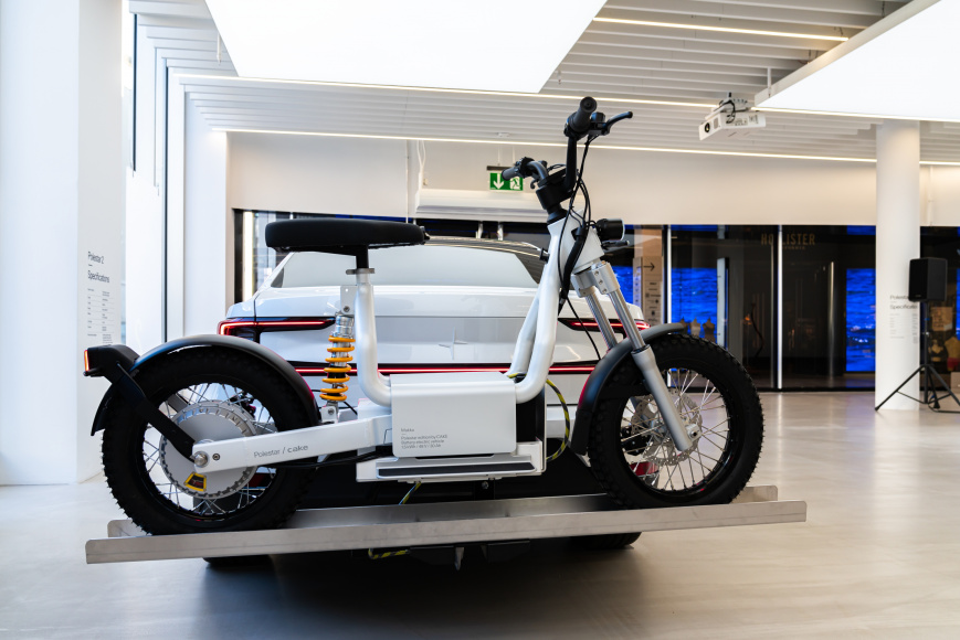 the-polestar-2-will-charge-and-carry-your-special-edition-cake-makka-e-scooter-168800_1.jpg