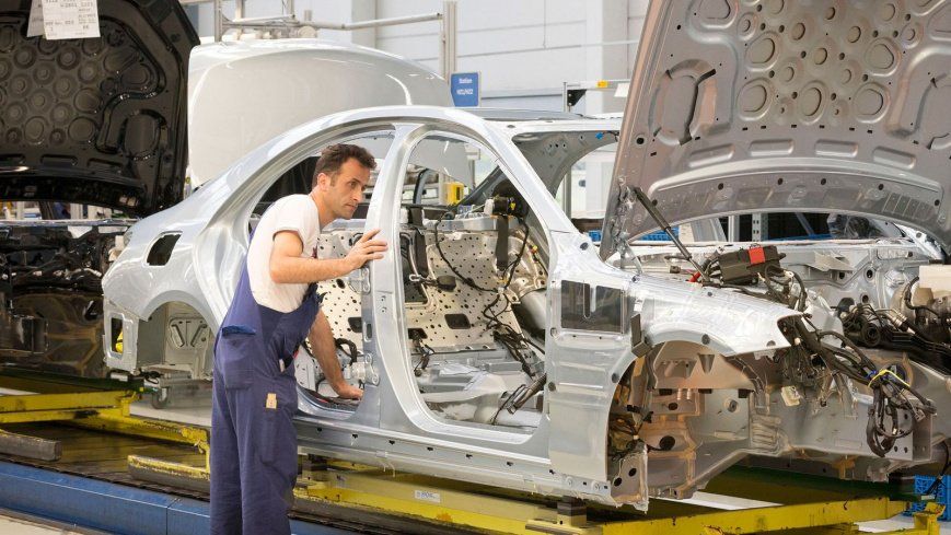 2014-mercedes-benz-s-class-production-in-sindelfingen-germany_100430348.jpg