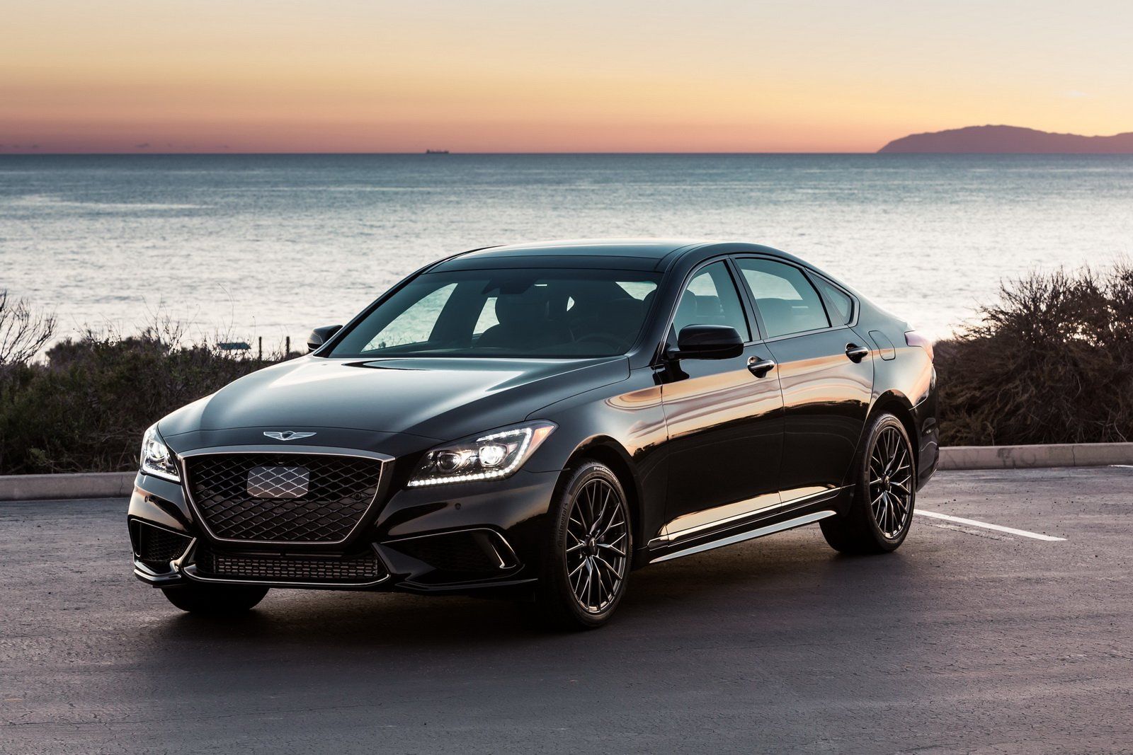 2018-genesis-g80-sport-combines-black-paint-with-g90-s-twin-turbo-v6-114414_1.jpg